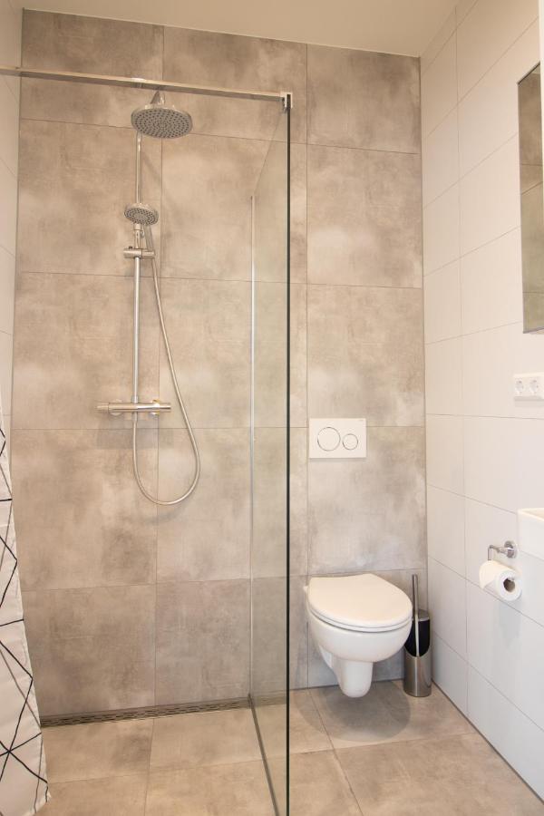 Escamp Apartments Хага Екстериор снимка
