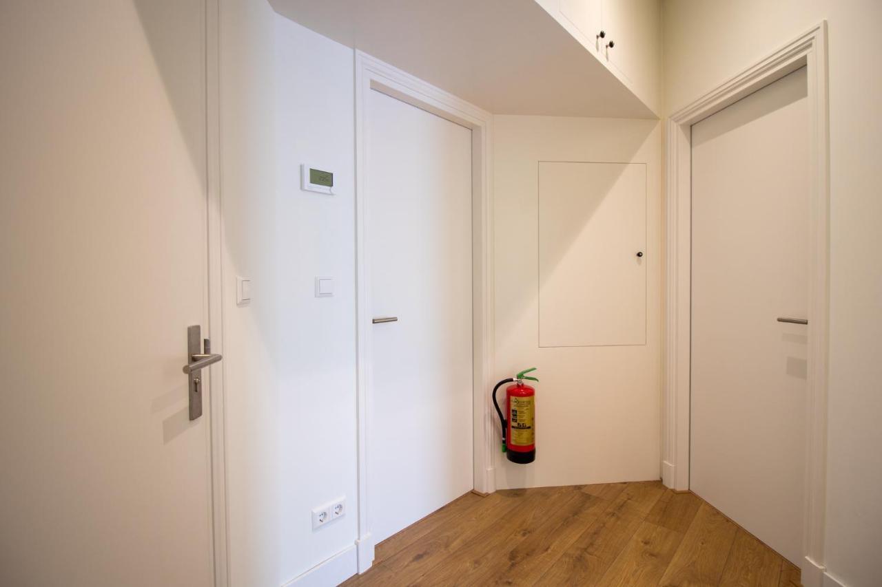 Escamp Apartments Хага Екстериор снимка