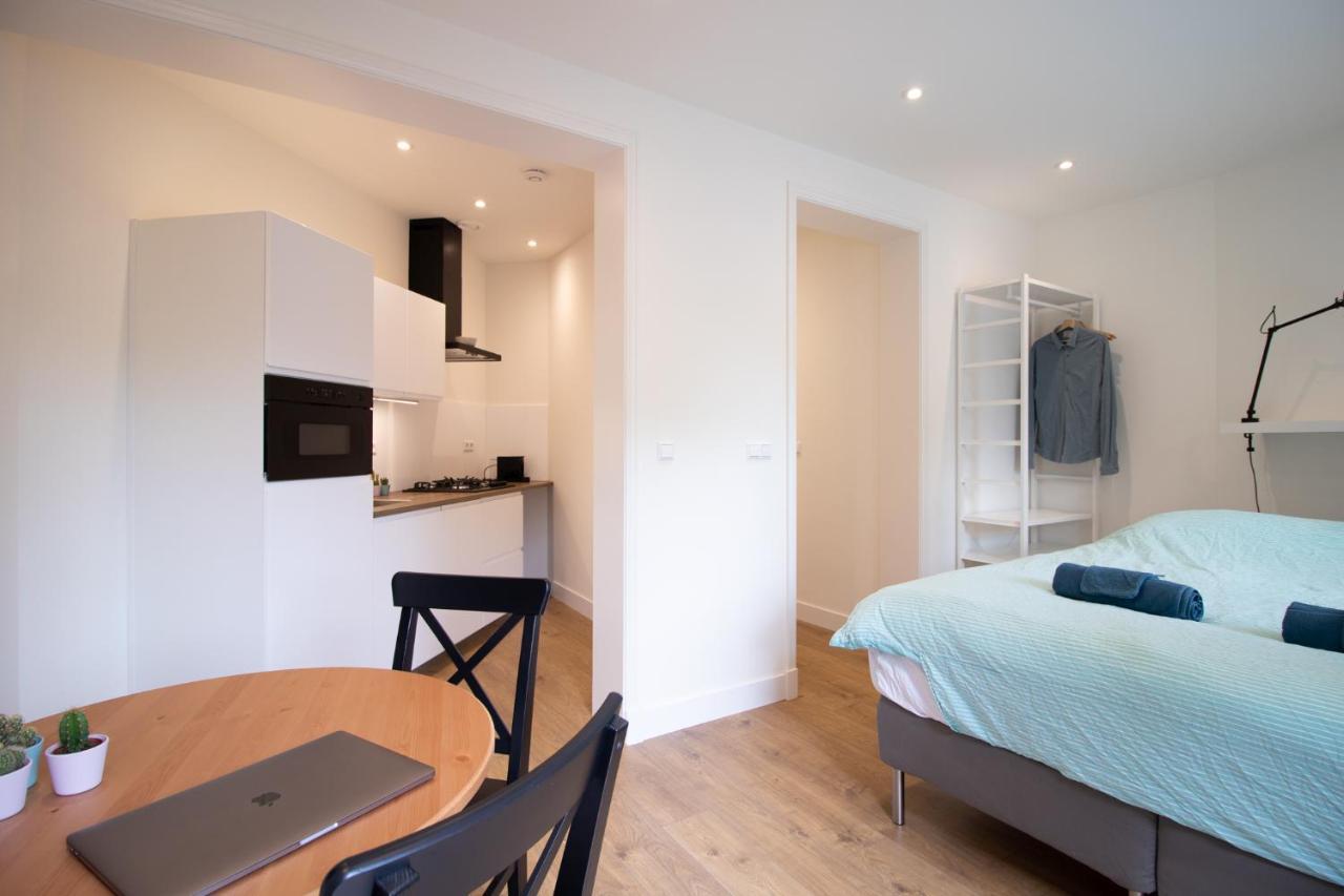 Escamp Apartments Хага Екстериор снимка