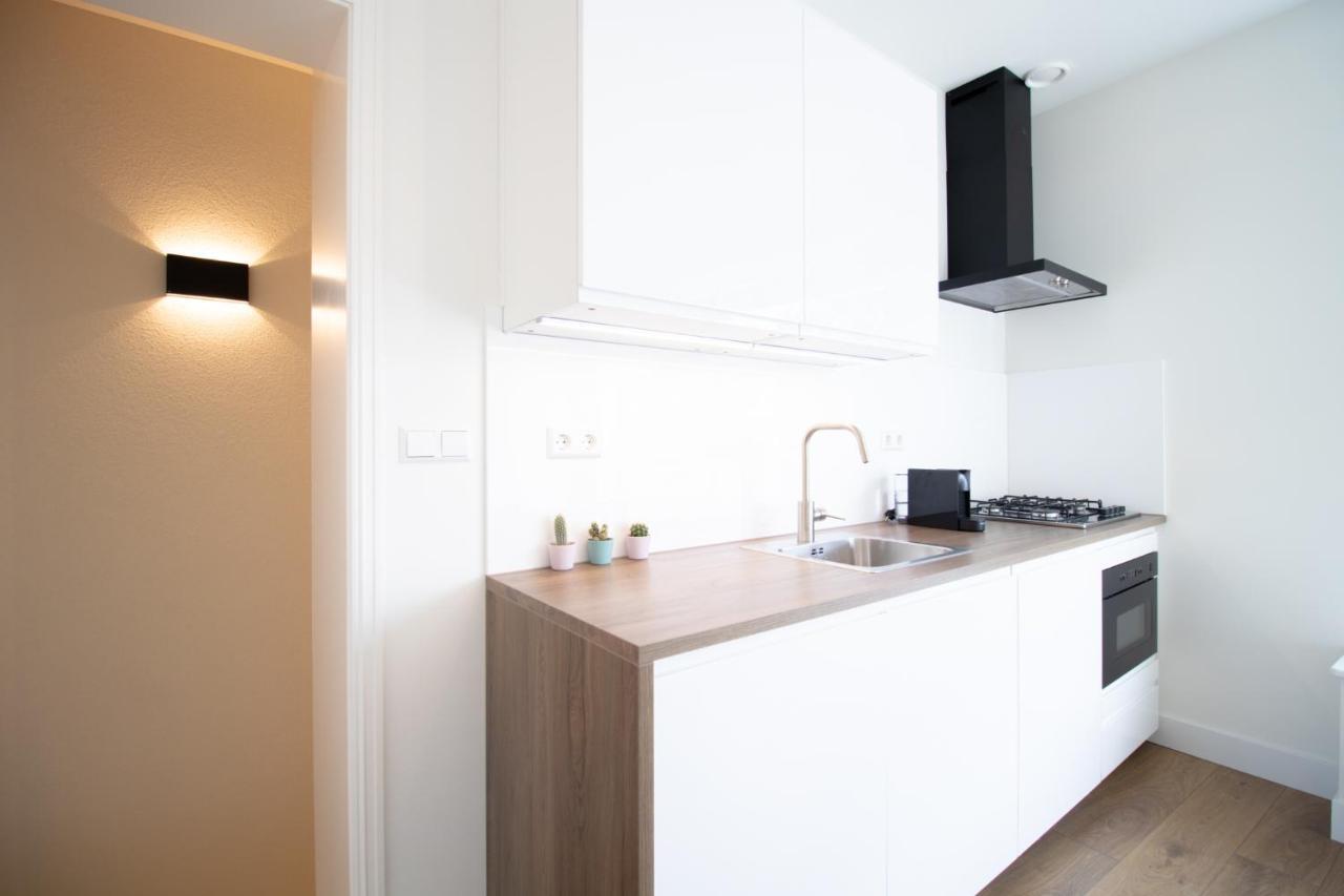 Escamp Apartments Хага Екстериор снимка