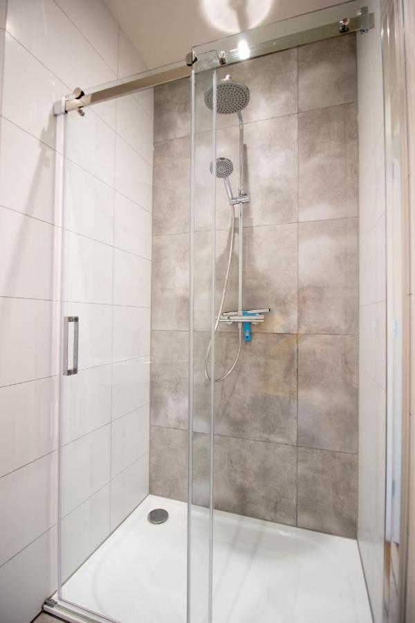 Escamp Apartments Хага Екстериор снимка