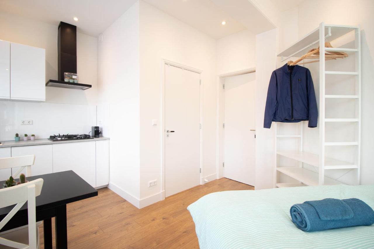 Escamp Apartments Хага Екстериор снимка