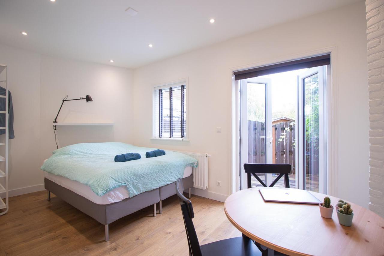 Escamp Apartments Хага Екстериор снимка